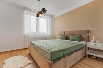 Exkluzívne - novostavba -  zariadený, upravená záhrada, pres - 18