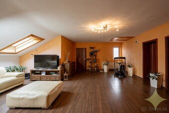 Na predaj dvojgeneračný rodinný dom v tichej lokalite v LC - 18