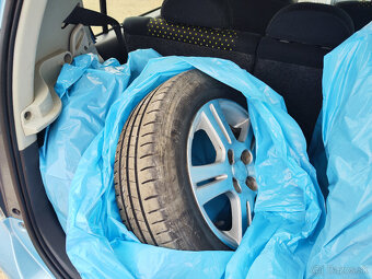 Daihatsu Sirion 1,3/67kW 4x4 - 18