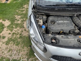 KIA Carens 1.7crdi 100kw 7miestne POJAZDNÉ - 18