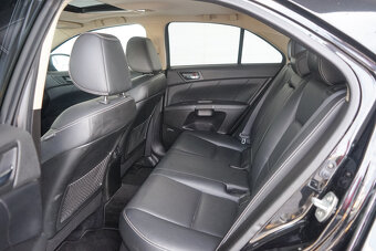 23- SUZUKI Kizashi, 2011, benzín, 2.4 CVT 4WD, 131 kW - 18