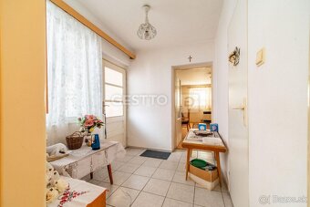 GESTTO | RODOINNÝ DOM V MODRANKA | NA PREDAJ | 578 m2 POZEMO - 18