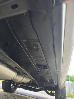 Jeep Cherokee 2,5CRD SPORT // MANUAL // BEZ KOROZIE / - 18