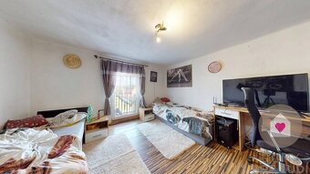 Dva domy za cenu jedného na pozemku o rozlohe 557 m2 s garáž - 18