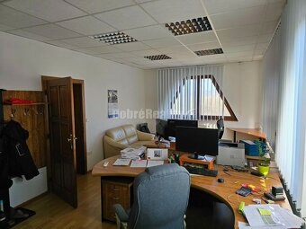 Zaujímavý administratívno - priemyselný objekt na predaj Mar - 18
