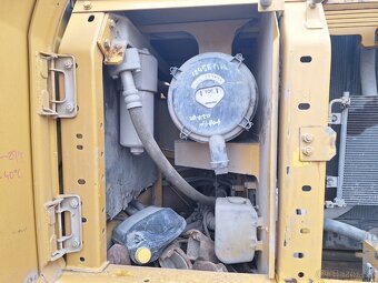 KOMATSU PC 240 LC-8 - 18