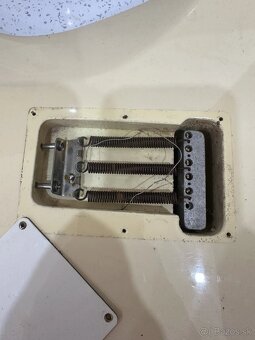 52 až 55 ročná vintage Maya Stratocaster (70. roky) - Japan - 18