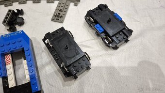 LEGO MIX 30 kg + návody, 9V VLAKY, Aquanauts a iné... - 18