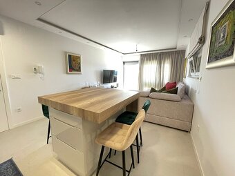 Luxusne zariadený trojizbový apartmán / Chorvátsko - 18