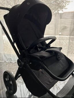 celý set kočiar MUUVO quick 4.0 čiernobiela kombinácia - 18