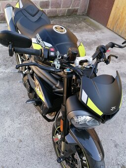 TRIUMPH 1050 Speed Triple RS 4/2021 - 18
