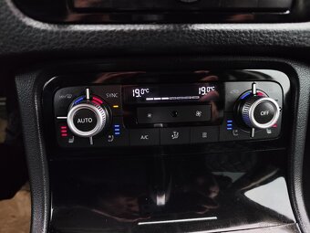 VW Touareg 3.0 TDI 193 kW R-Line Executive Edition - 18