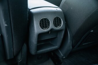 Peugeot 3008 1.6 HDi AT6 2011 - 18