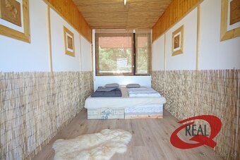 PRIESTRANNÝ HAUSBÓT NA VÝBORNOM MIESTE - 18
