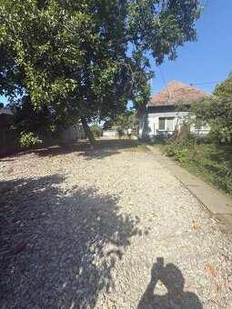 Na predaj: Štvorizbový rodinný dom s veľkým pozemkom – Tešed - 18