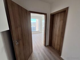 Predám 2 izb. byt v projekte Lorinčík - Háje - 18