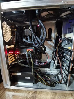 Predám straší počítač - nefunkčný - 18