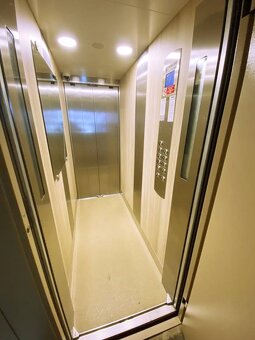 3,5 izbový byt 74m2 s balkónom, zariadený. Sereď - Námestie  - 18