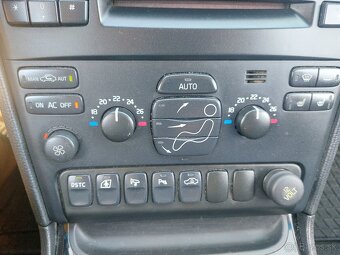 Volvo XC 90 2.4 d5 4x4 - 18