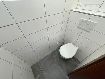 Lukratívne obchodné priestory na prenájom 103 m2, 1x parkova - 18