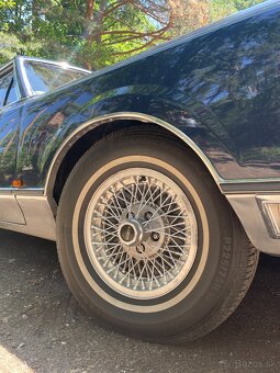 LINCOLN Town Car 1985 V8 - 18