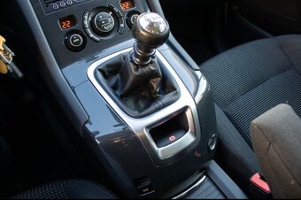 Peugeot 5008 2.0 HDi 110 kW - 18