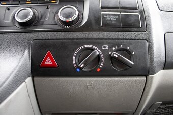 Volkswagen Transporter T5 2.0 TDI 102k KR 2012 - 18