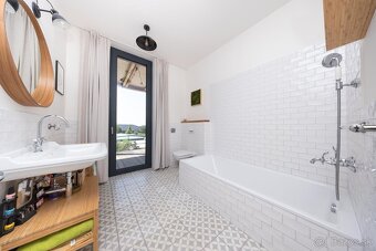 MIKELSSEN - Na predaj výnimočný bungalov s bazénom v lukratí - 18