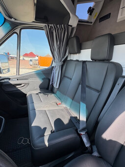 Mercedes-Benz Sprinter odťahový špeciál so spaním - 18
