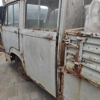Trojnapravové auto - 18