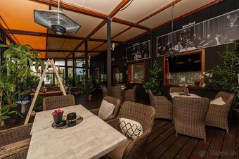 Odstúpenie prevádzky "KAVIAREŇ CLUB K2" na Štúrovej ulici - 18
