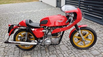 Triumph Bonneville T120R r.v.1969 s Doklady - 18