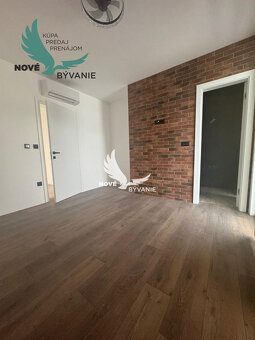 Luxusná novostavba vily s bazénom a nerušeným výhľadom na mo - 18