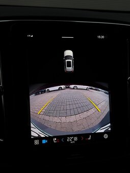 Volvo XC40 2.0 B3 mHEV Core A/T - 18