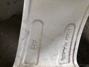 Audi elektróny R17 - 18