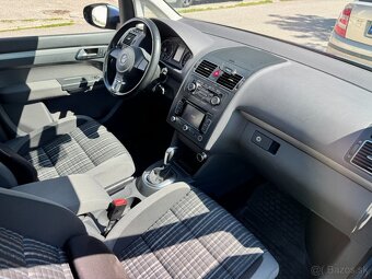 Volkswagen Touran Cross - 18