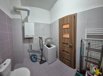 NA PREDAJ 2i byt v lukratívnej časti obce NEMŠOVÁ - 18