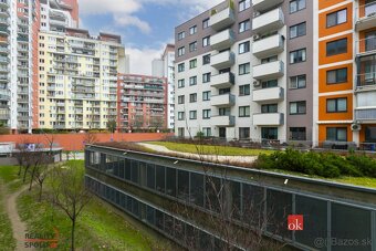 Príjemné rodinné bývanie v srdci Jégeho Aleje s parkovaním / - 18