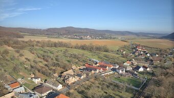 Cinobaňa - starší RD s pozemkom 4539m2 - 18