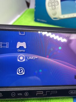 Sony PSP-E1004 Street +box biely - 18