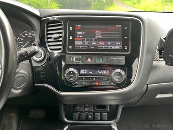 Mitsubishi Outlander 2.2 DI-D AT 4x4 2017 plna historia - 18