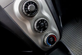Toyota Yaris 1.3 VVT-I Terra Cool - Aj na splátky 1.majiteľ - 18