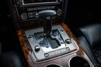 Phaeton 3.0 TDI V6 Tiptronic 4Motion WEBASTO, Dvojité sklá - 18