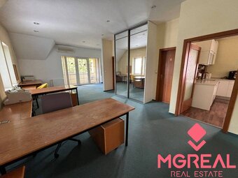 Budova blízko centra Topoľčany / PREDAJ - 18