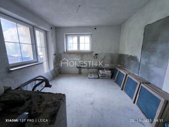 Predám exkluzívne veľký rodinný dom - Nesluša - 18