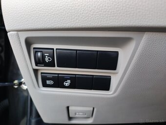 Toyota Yaris EXECUTIVE + VIP - 18