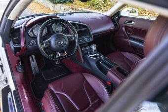 Audi R8 2010 - 18
