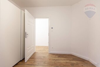 Na predaj 5-izbový rodinný dom v Sološnici - 18