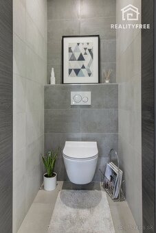 Na predaj 4- izbový rodinný dom s dvojgarážou a záhradným do - 18