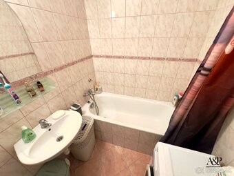 NA PREDAJ 2 IZB. BYT PREROBENÝ NA 3 IZB., 64M2, ŠTEFÁNIKOVA  - 18